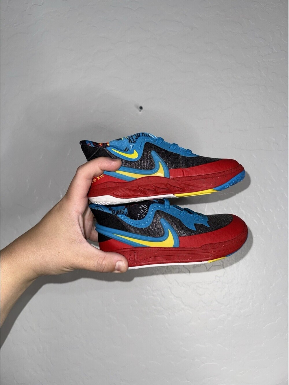 Nike “Superman” Kyrie 8 Size 9c Toddler Shoes Black/Tour Yellow